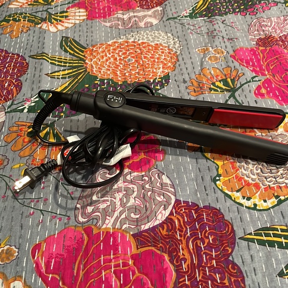 FHI Heat PLATFORM
SIGNATURE PRO STYLER - 1" - Picture 2 of 4